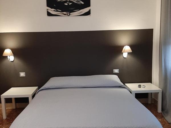 B&B Villa Pia : photo 3 de la chambre chambre lit king-size - vue sur mer