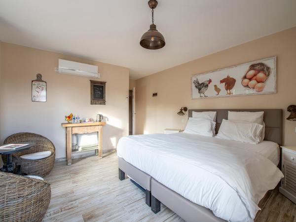 Mas Seraphin : photo 3 de la chambre chambre double avec patio