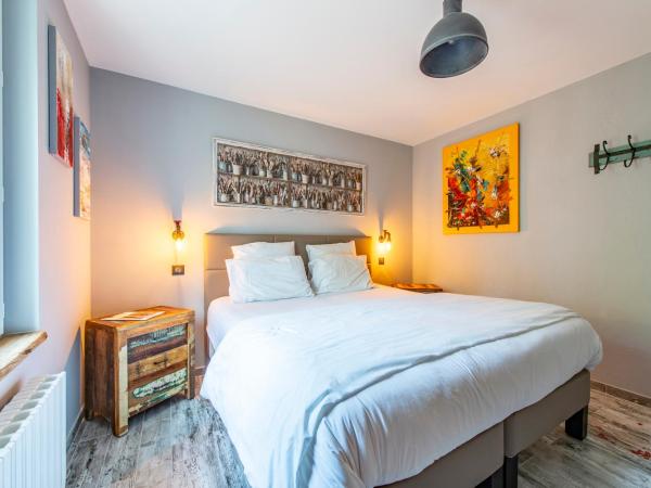 Mas Seraphin : photo 3 de la chambre chambre double - vue sur jardin