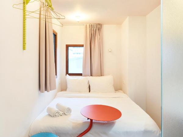 Hotel Not Hotel Rotterdam : photo 6 de la chambre hébergement piscine verticale