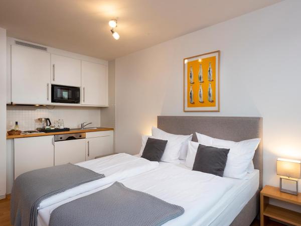 Hotel Aquino Berlin : photo 2 de la chambre appartement avec balcon