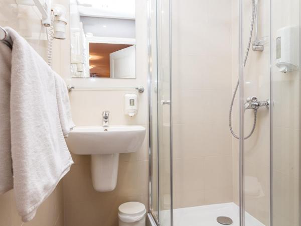 Hotel Czarna Róża : photo 4 de la chambre chambre triple