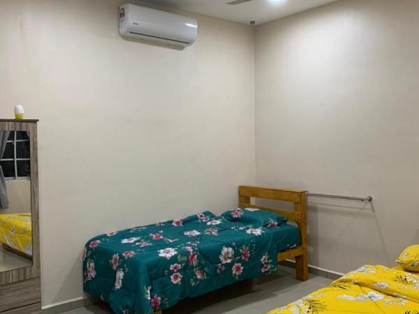 VILLA D' KEBUN WITH FREE FRUITS : photo 3 de la chambre chambre triple avec salle de bains privative