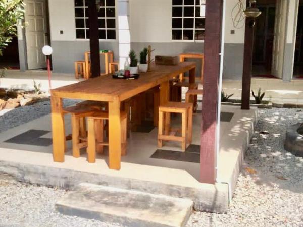 VILLA D' KEBUN WITH FREE FRUITS : photo 1 de la chambre chambre triple avec salle de bains privative