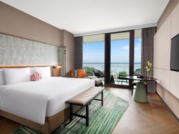 Hotel Indigo Suzhou Yangcheng Lake, an IHG Hotel : photo 1 de la chambre chambre lit king-size standard - vue sur lac