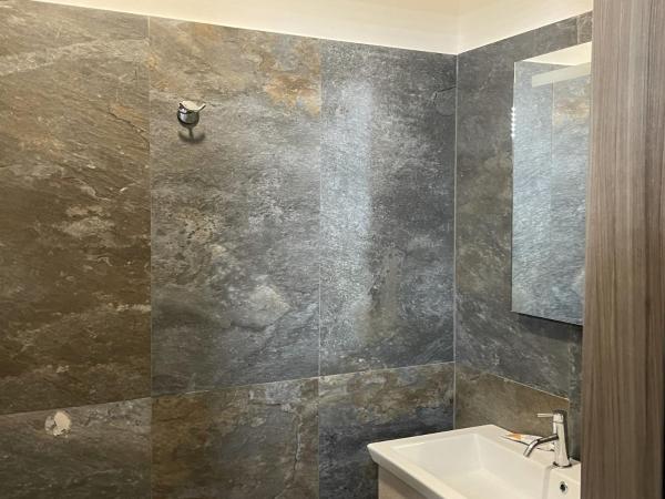 Poste Regie - Milan Guest House : photo 4 de la chambre chambre double avec baignoire spa