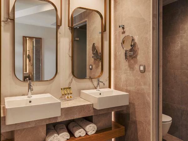 BIO BEACH Boutique Hotel - Adults Only : photo 10 de la chambre suite deluxe avec baignoire spa