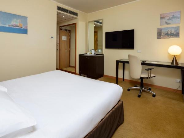 Crowne Plaza Padova, an IHG Hotel : photo 2 de la chambre chambre standard lit queen-size