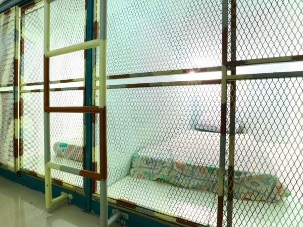 Kabin Kapsul Kayu Jati V Jakarta - Male Only : photo 1 de la chambre lit superposé dans dortoir mixte