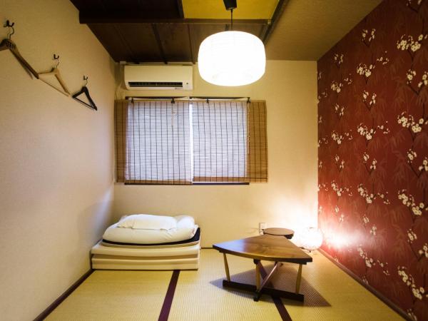 Osaka Guest House U-En : photo 1 de la chambre chambre lits jumeaux Économique