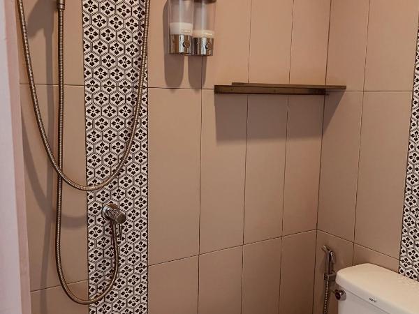 Dragon XIV : photo 6 de la chambre chambre double avec salle de bains privative