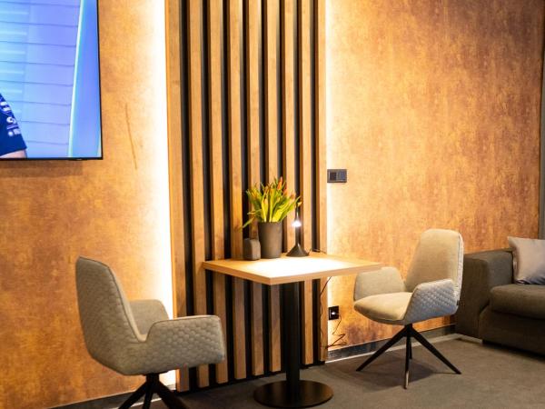 Hotel JeštěBrno : photo 8 de la chambre chambre familiale avec terrasse et accès au spa