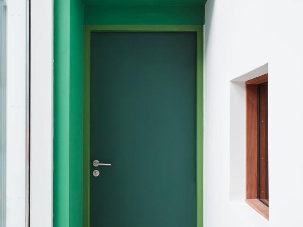 Hotel Not Hotel Rotterdam : photo 1 de la chambre hébergement the grass is greener in the other room