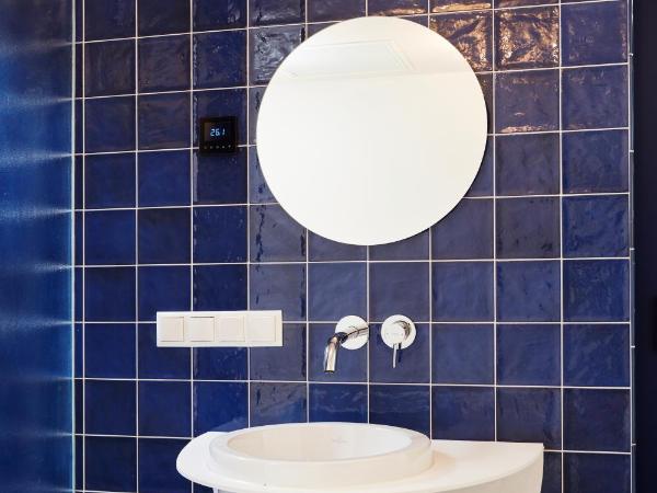 Hotel Not Hotel Rotterdam : photo 4 de la chambre petite chambre en toile rouge