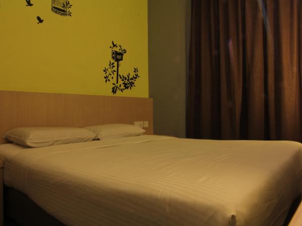 Hotel SIN JO : photo 1 de la chambre chambre double avec toilettes communes