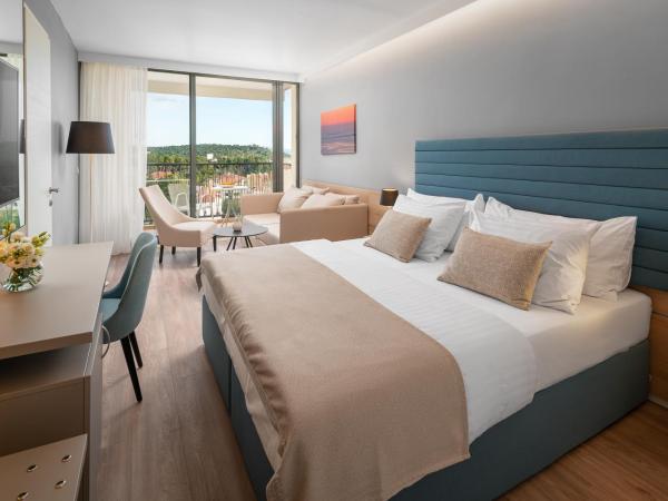 Valamar Meteor Hotel : photo 2 de la chambre room for 4+1 seaside