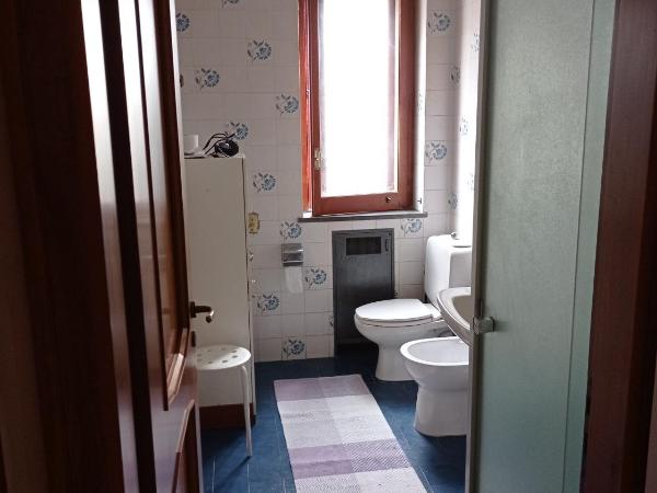 Le ginestre : photo 3 de la chambre chambre triple avec salle de bains commune