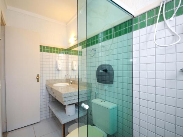 Che Lagarto Hostel Búzios : photo 1 de la chambre lit superposé dans dortoir mixte