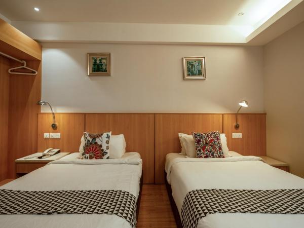 Summer Tree Hotel Penang : photo 2 de la chambre chambre lits jumeaux supérieure - vue sur ville