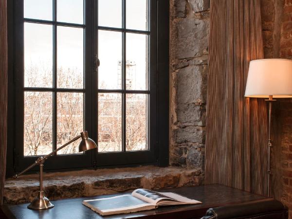 Auberge du Vieux Port by Gray Collection : photo 2 de la chambre chambre lit king-size deluxe - côté fleuve saint-laurent