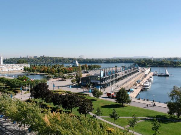 Auberge du Vieux Port by Gray Collection : photo 5 de la chambre chambre lit king-size deluxe - côté fleuve saint-laurent