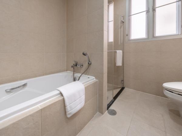 Grand Mercure Bangkok Asoke Residence : photo 4 de la chambre suite lit king-size exécutive