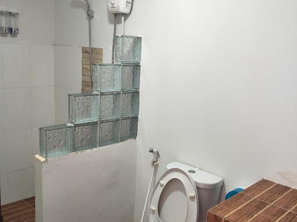 Lanta Fa Rung Beach Resort : photo 3 de la chambre bungalow avec ventilateur
