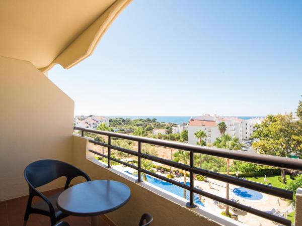 Vila Gale Cerro Alagoa : photo 4 de la chambre chambre lits jumeaux - vue sur piscine