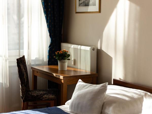 Budapest Panorama Central : photo 1 de la chambre standard triple room - annex building