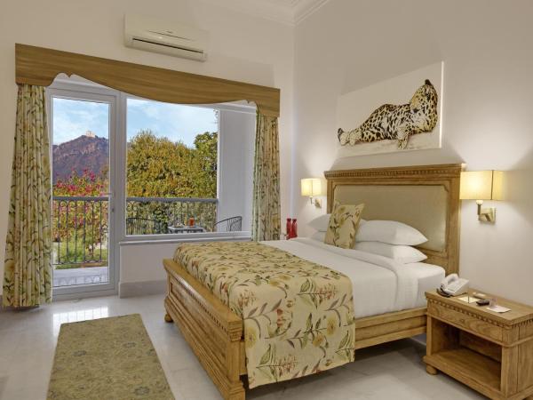 Fateh Garh Resort by Fateh Collection : photo 1 de la chambre chambre lit king-size avec balcon