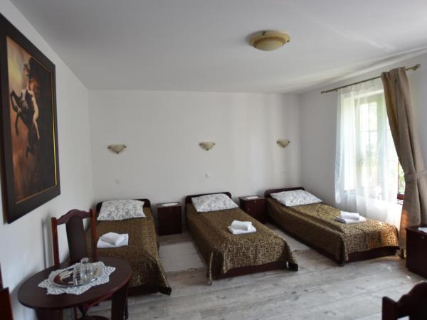 Dworek Złoty Róg Hotel i Restauracja : photo 1 de la chambre chambre triple standard