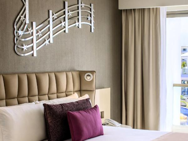 Planet Hollywood Cancun, An Autograph Collection All-Inclusive Resort : photo 7 de la chambre suite entourage