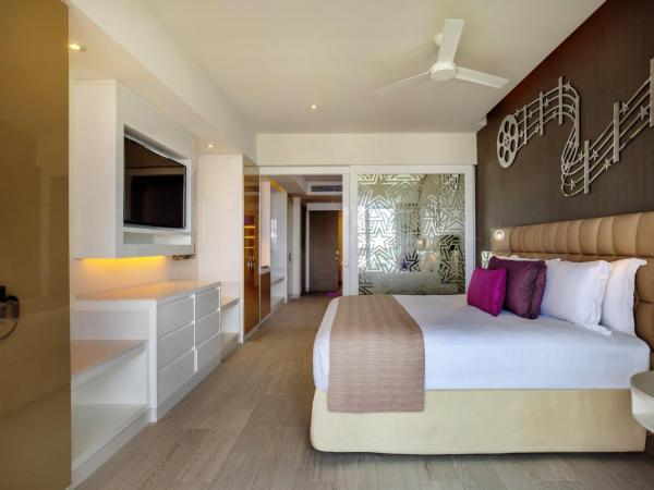 Planet Hollywood Cancun, An Autograph Collection All-Inclusive Resort : photo 5 de la chambre suite entourage