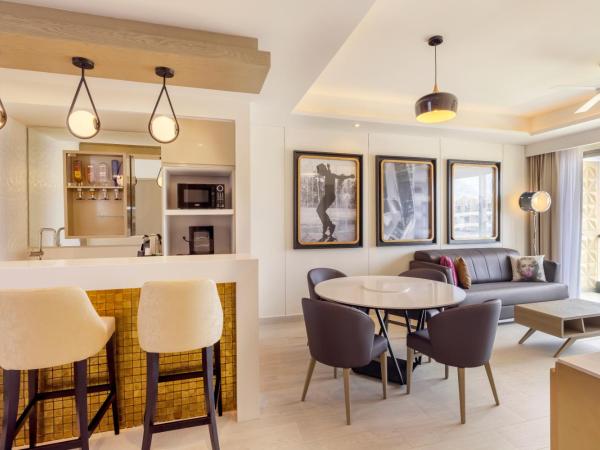 Planet Hollywood Cancun, An Autograph Collection All-Inclusive Resort : photo 5 de la chambre suite directors 1 chambre