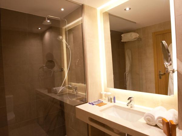 M.A. Hotel Sevilla Congresos : photo 9 de la chambre chambre double ou lits jumeaux