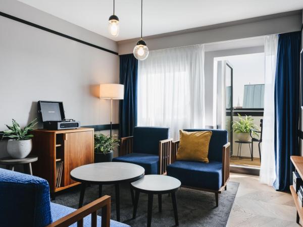 Hotel Gilbert : photo 2 de la chambre suite junior avec balcon