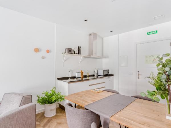 limehome Málaga Calle Ancha del Carmen - Digital Access : photo 4 de la chambre appartement 1 chambre l