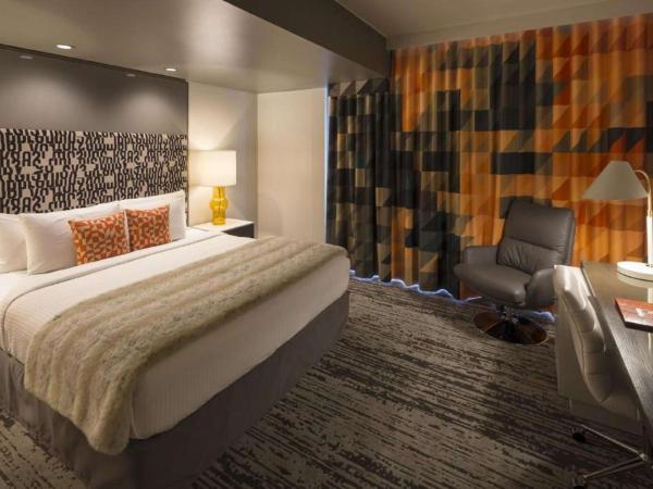 Hotel Eastlund - Best Western Premier Collection : photo 4 de la chambre chambre lit king-size avec douche accessible en fauteuil roulant - adaptée aux personnes à mobilité réduite