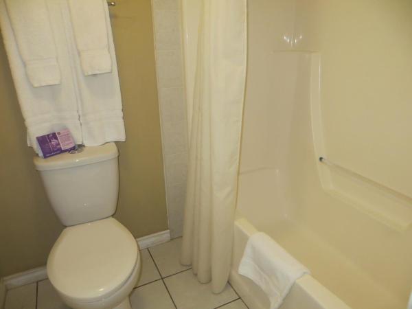 Nice Inn Edmonton : photo 5 de la chambre chambre lit queen-size - fumeurs