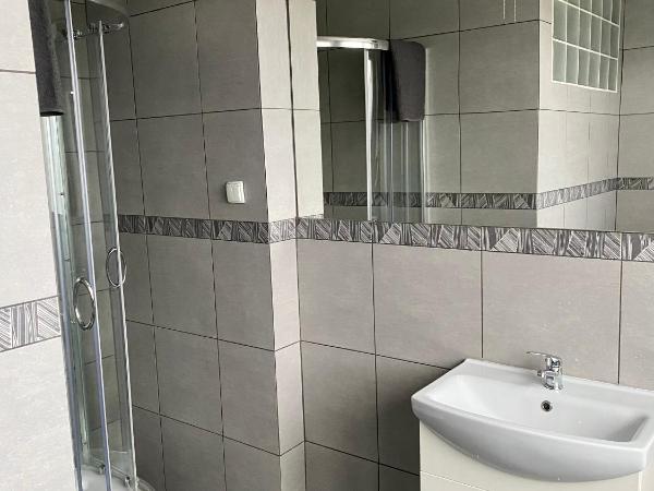 Astra Katowice - Aparthotel : photo 6 de la chambre chambre double standard