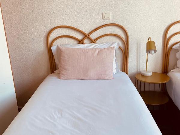 Hôtel Le Britannic - centre gare- : photo 8 de la chambre chambre triple classique