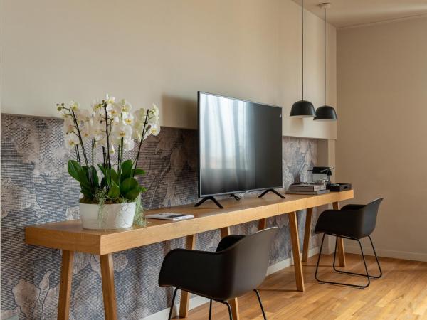 Hotel Leopardi : photo 8 de la chambre suite junior avec douche