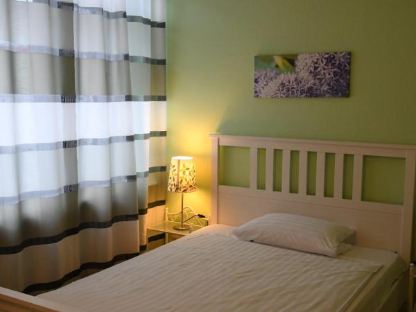 Hotel-Pension Charlottenburg : photo 1 de la chambre chambre quadruple