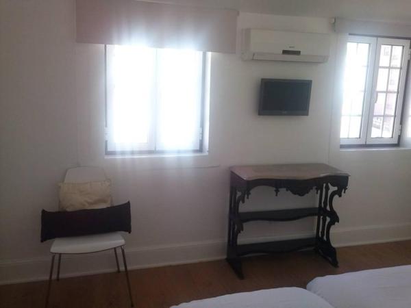 Studios Greenside : photo 2 de la chambre chambre double avec salle de bains privative