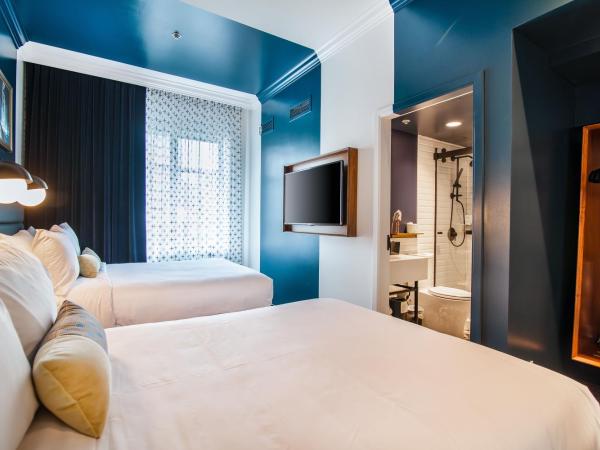 Hotel Belmont Vancouver MGallery : photo 4 de la chambre chambre double classique avec 2 lits doubles - vue sur ville