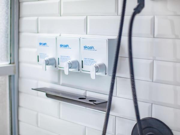 Hotel Belmont Vancouver MGallery : photo 1 de la chambre chambre double classique avec 2 lits doubles - vue sur ville