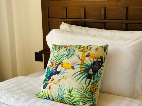 Lanna Art Deer Resort Chiang Mai : photo 5 de la chambre chambre lit king-size - vue sur piscine