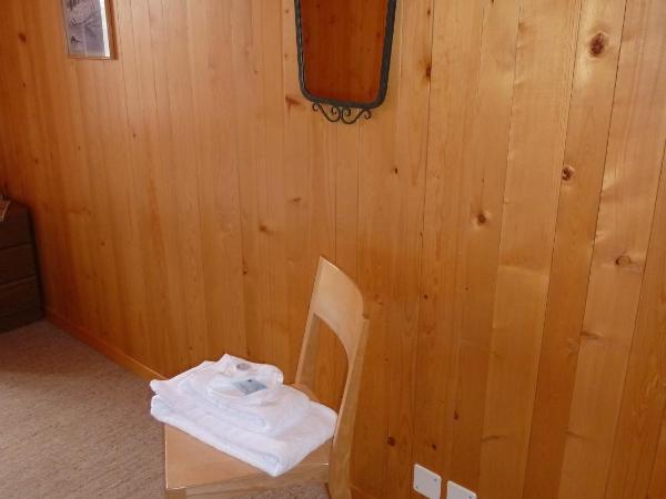 Berghaus Männlichen : photo 3 de la chambre chambre simple avec toilettes et douche communes