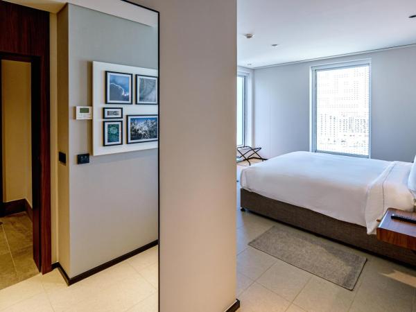 FORM Hotel Al Jadaf, Dubai, a Member of Design Hotels : photo 5 de la chambre suite 1 chambre mega - vue sur ville