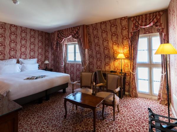 Aigle Noir Fontainebleau MGallery : photo 6 de la chambre chambre double ou lits jumeaux classique - vue sur cour